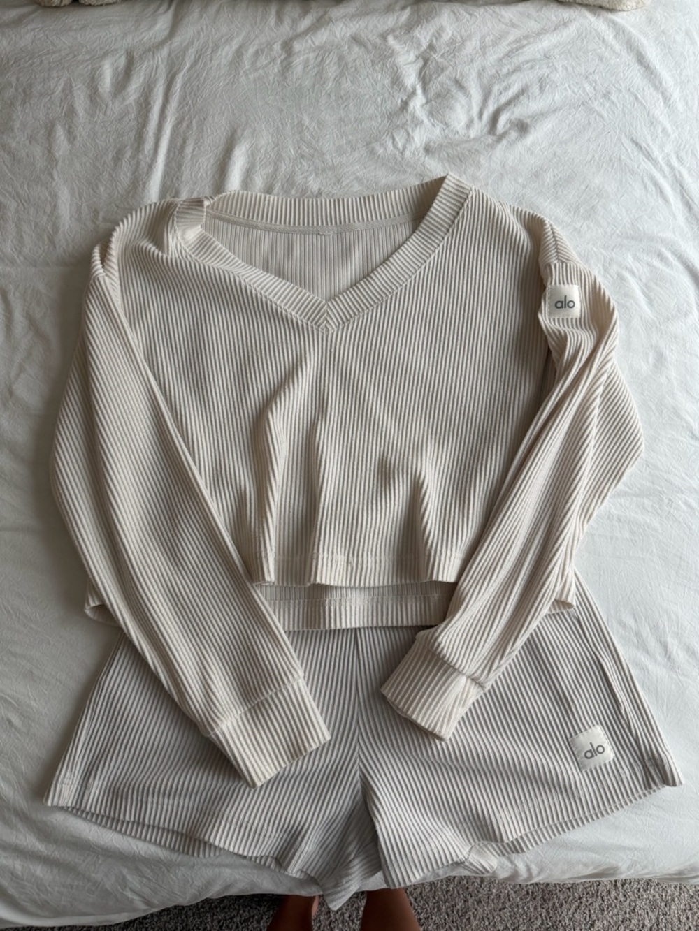 ALO Ribbed Muse V-Neck Ivory Pullover - Picture 3 of 4